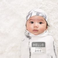 Muselina + Gorritos Bienvenidos al Mundo Mármol - Imagen 2