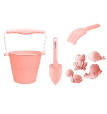 Set (Cubo + Pala + Moldes + Rastrillo) Coral