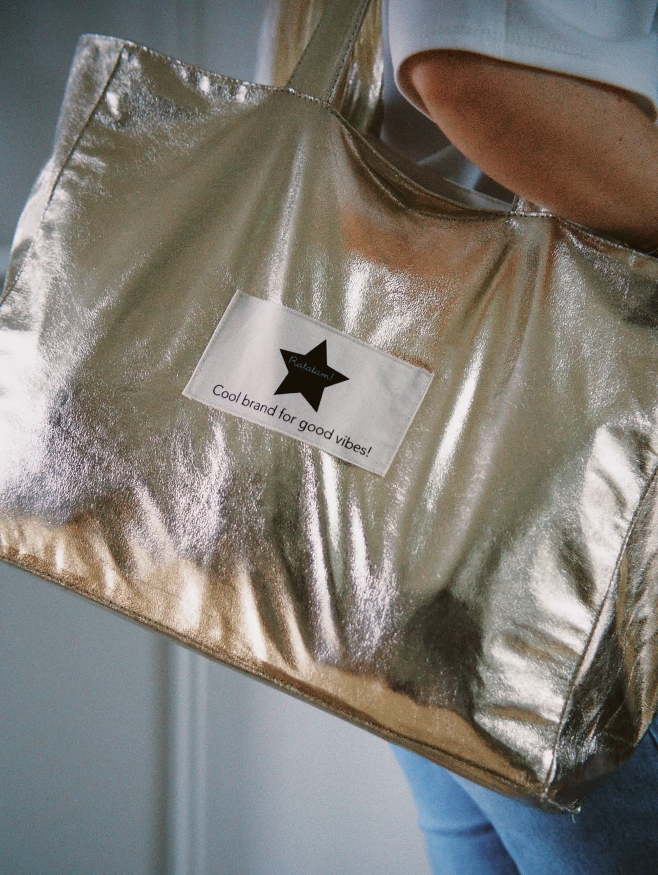 BOLSO METALIZADO DORADO - Imagen 2