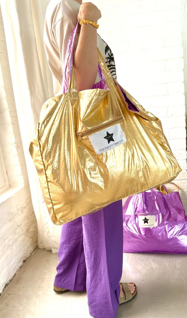 BOLSO REVERSIBLE METALIZADO PÚRPURA/DORADO - Imagen 4