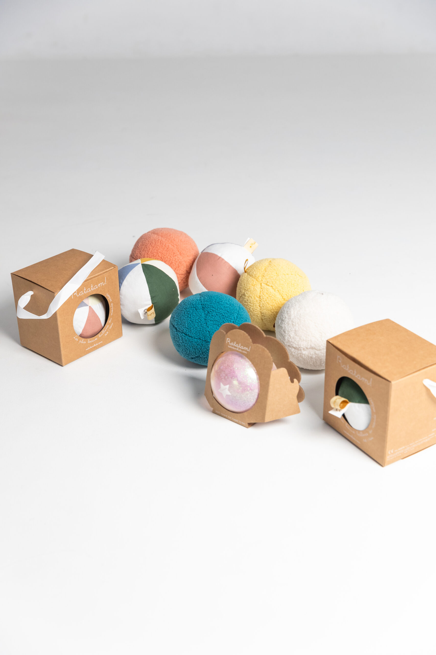 Pelota peluche Blanca 12 cm - Imagen 3