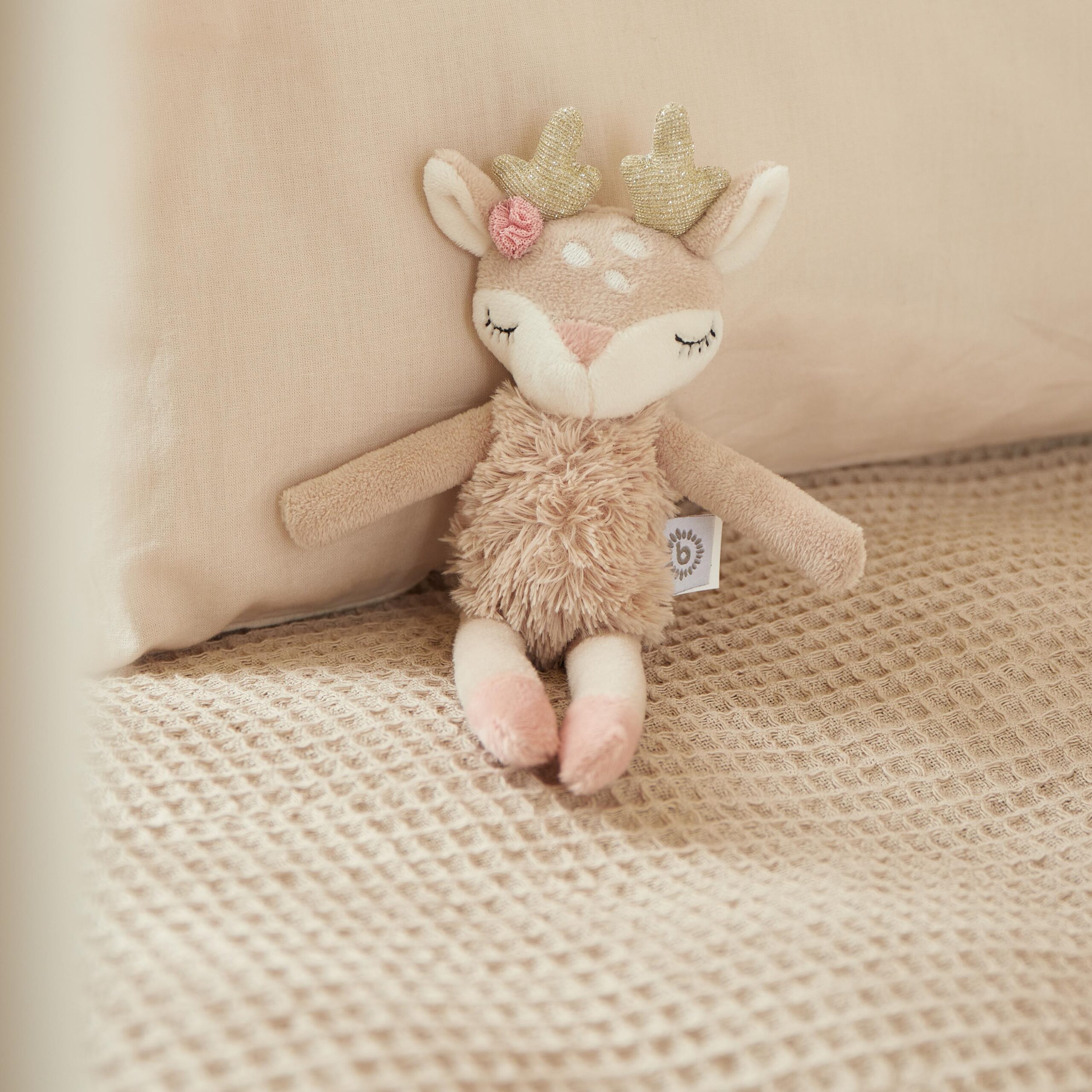 Peluche sonajero Cierva Ella - Imagen 2