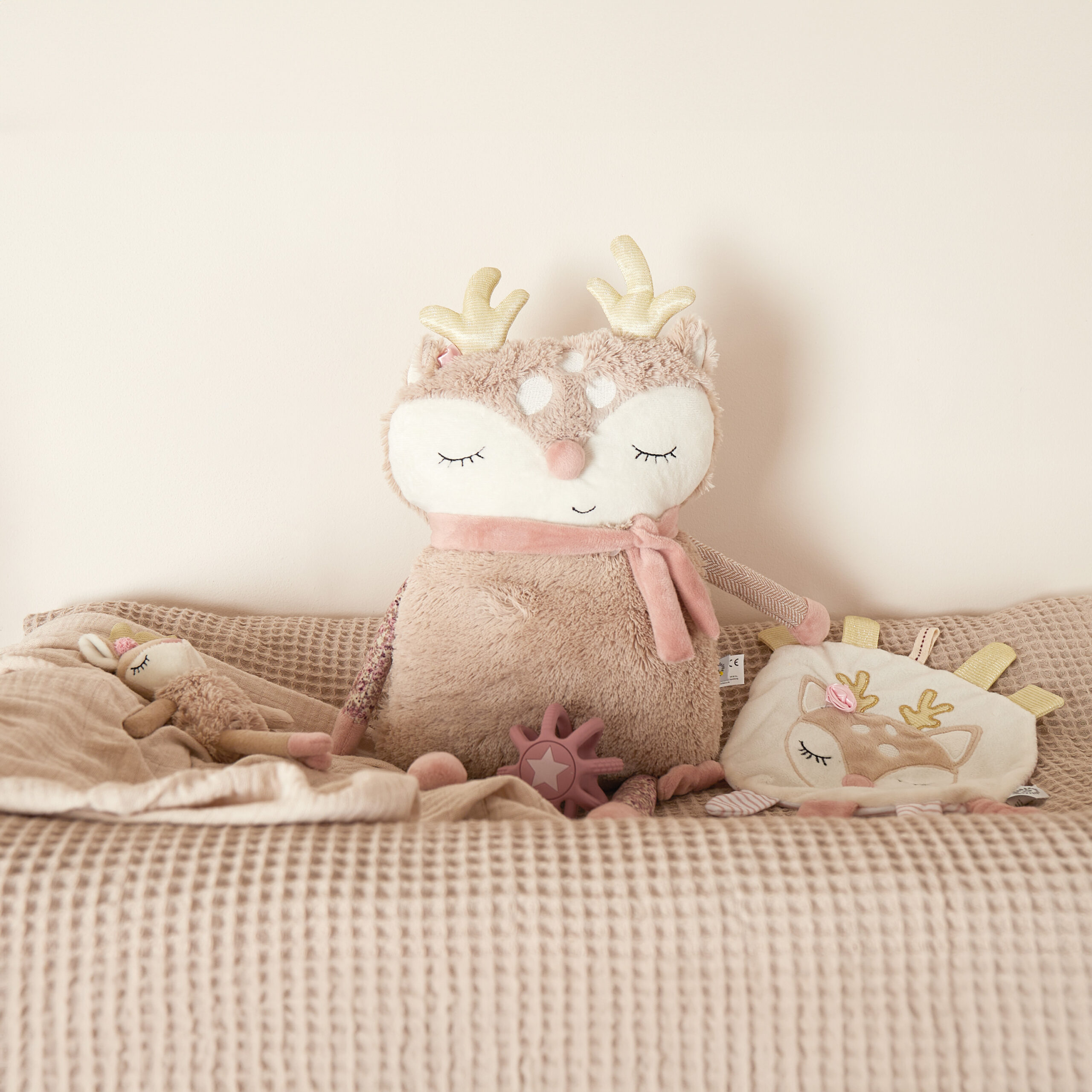 Peluche sonajero Cierva Ella - Imagen 8