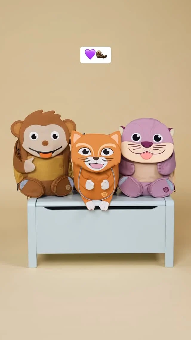 No podemos estar más enamorados de las mochilas de Affenzahn… y se nota que vosotros también! 💕
¡Se están agotando volando, y eso que aún no ha empezado la vuelta al cole!

Hoy os presentamos tres novedades: la nutria, el mono y el gatito 🦦🐒🐱
Pero la familia Affenzahn es grande, variada… ¡y absolutamente adorable!

Todas las mochilas están disponibles en dos tamaños:
🌱 Para los más peques (1-3 años)
🌿 Para los aventureros un poquito más grandes (3-5 años)

Y lo mejor de todo: están fabricadas con un 49% de materiales reciclados, usando botellas de PET ♻️
Porque cuidar del planeta también es parte de la aventura.

#tallytate #affenzahn #mochilas #mochilasescolares #mochilasinfantiles #mochilasparaniños #paraniños #paraniñas #paraniñosyniñas #maternidad #paternidad #animales #vueltaalcole #backtoschool